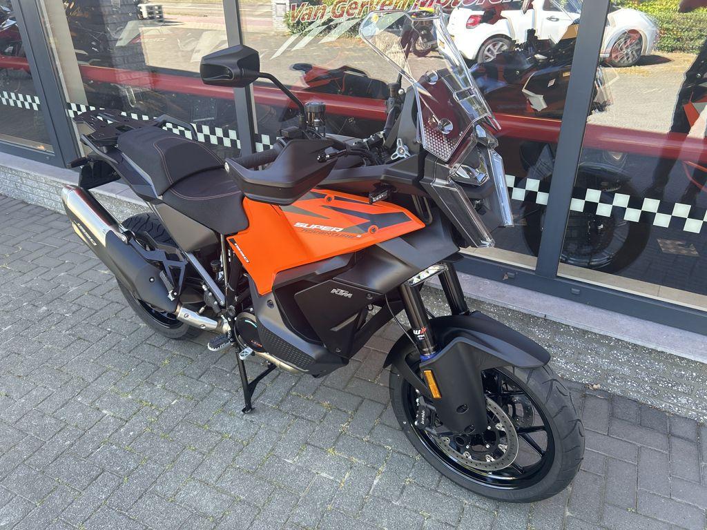 KTM 1390 SUPER ADVENTURE S 2026, Bedrijf, Naked bike