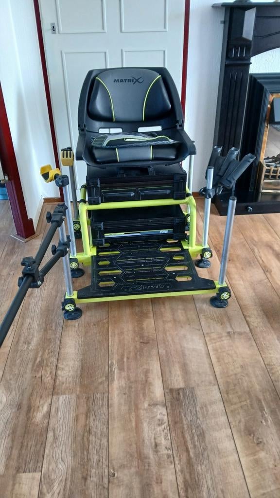 Hengelsport,Matrix seatbox,de bekende Matrix kleur 2., Ophalen, Zo goed als nieuw