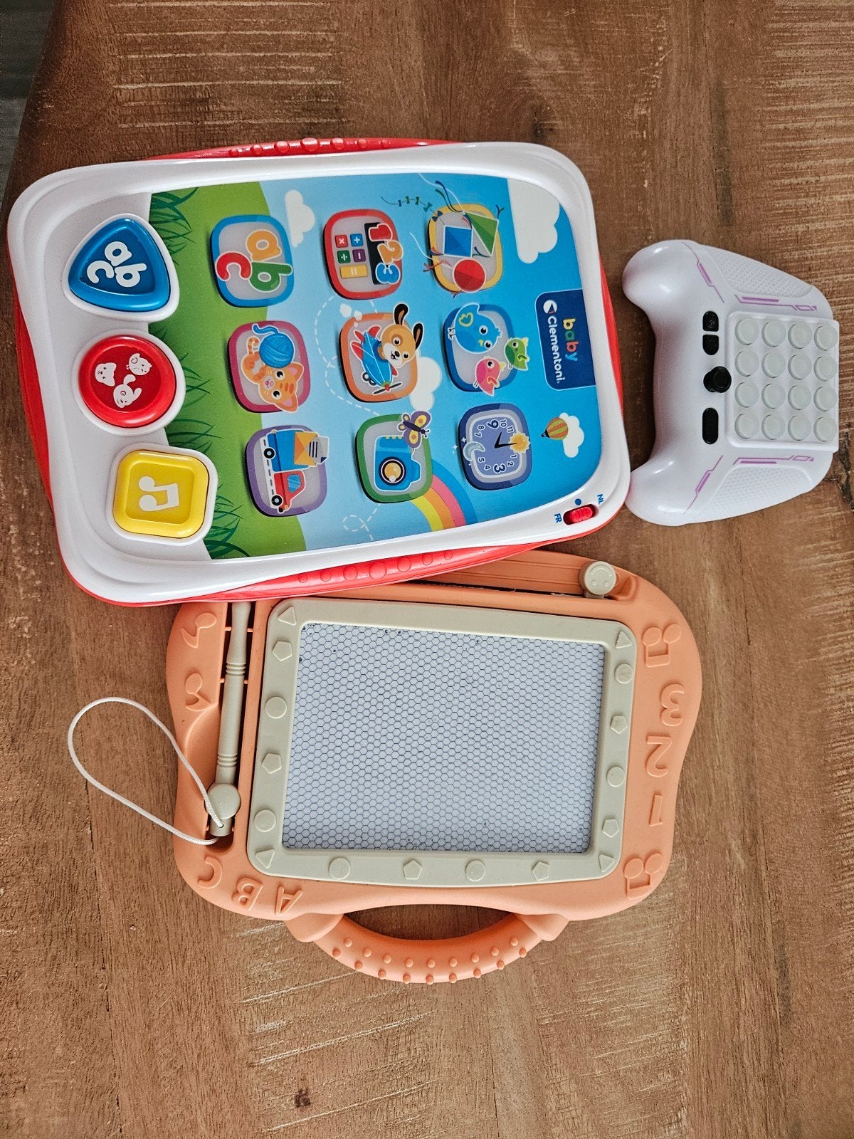 Baby Clementoni tablet, tekentablet en controller, Ophalen of Verzenden, Gebruikt, Overige typen, Met licht