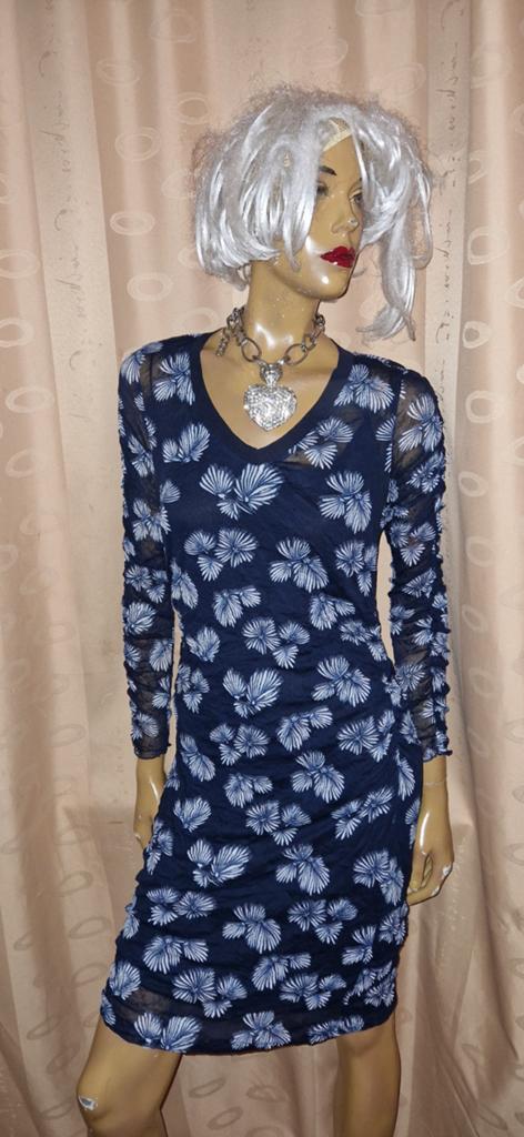 Donkerblauwe jurk sandwich M met witte bloemenprint, maat M, Maat 38/40 (M), Blauw, Ophalen of Verzenden, Zo goed als nieuw