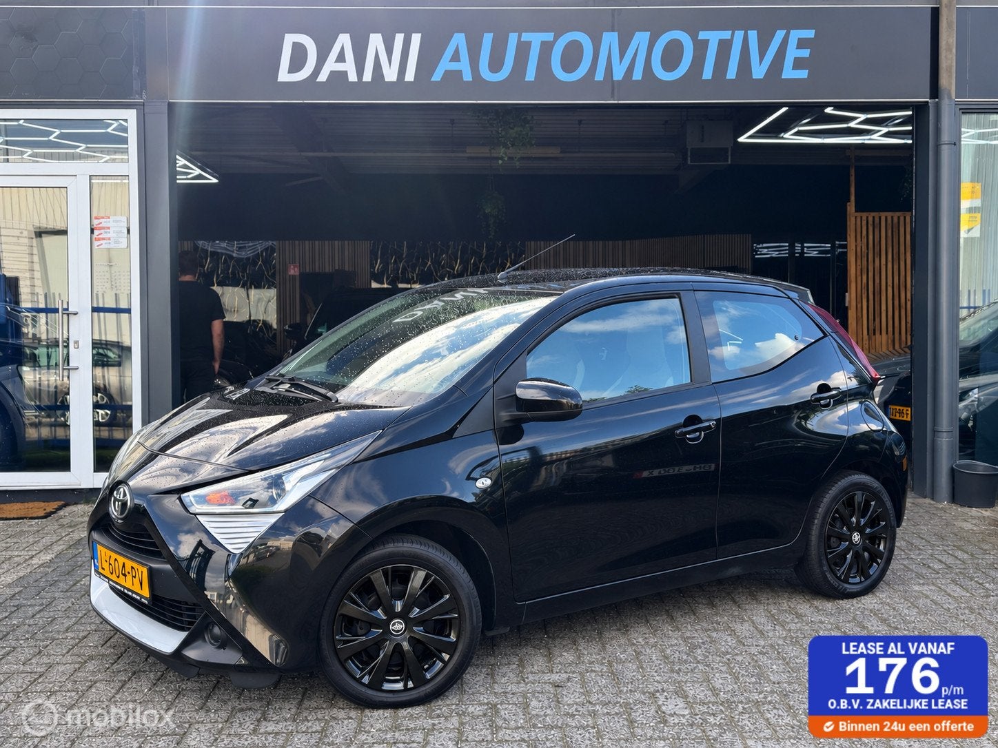 Toyota Aygo 1.0 VVT-i x-joy, Voorwielaandrijving, Gebruikt, 4 stoelen, Zwart