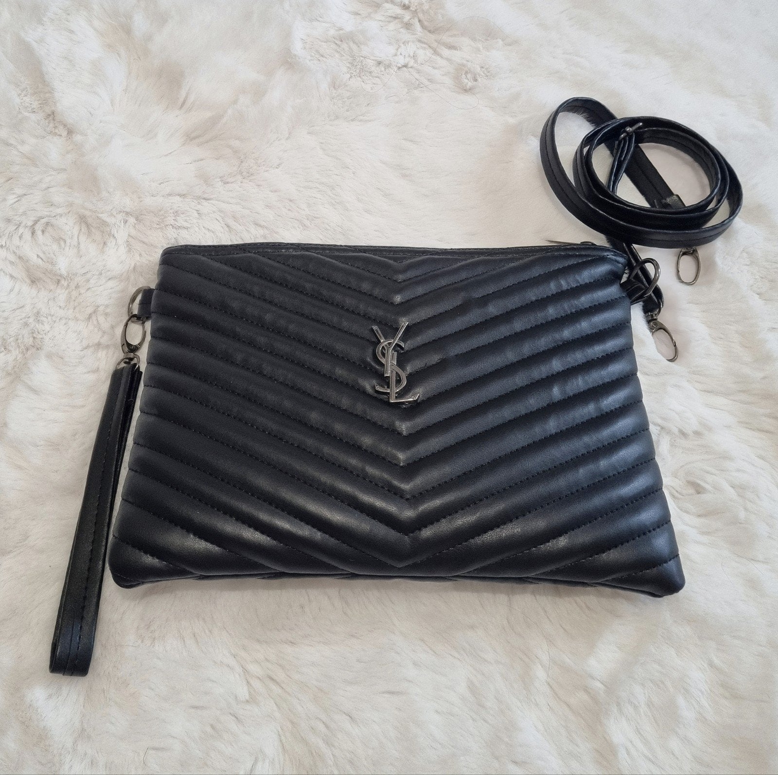 YSL Zwarte Schoudertas - Zo goed als nieuw!, Ophalen of Verzenden, Zo goed als nieuw, Zwart, Schoudertasje