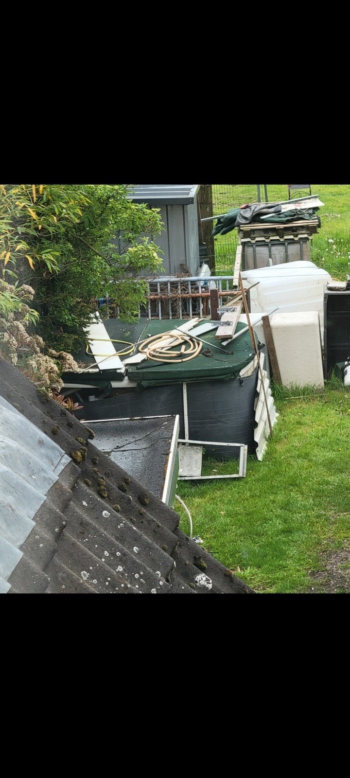 Gratis oude jacuzzi op te halen wegens scheiding, Ophalen, Gebruikt, Afdekzeil, Vast