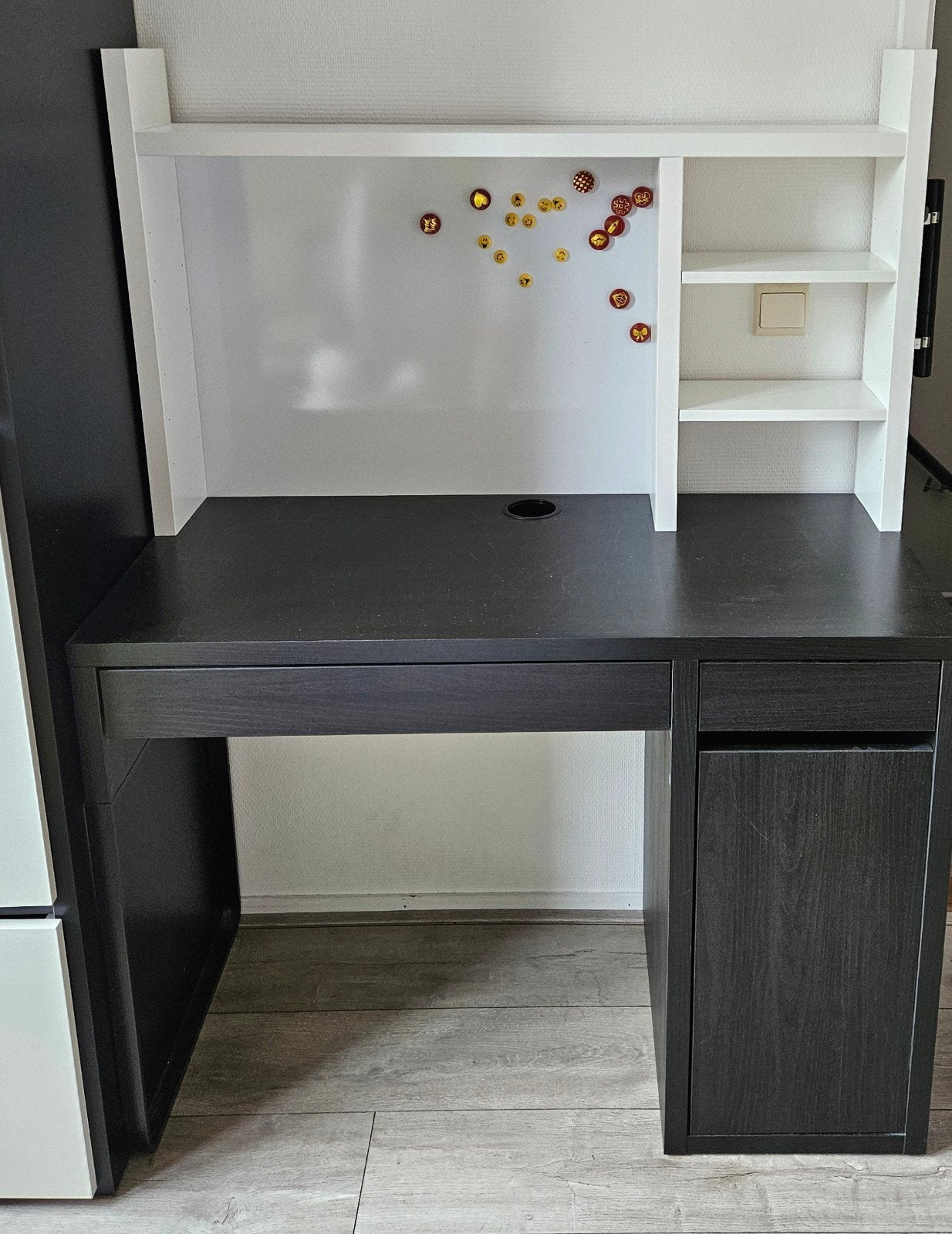 IKEA Pahl bureau met opbouw en ladeblok, zwart/wit, Ophalen, Gebruikt, IKEA, Modern