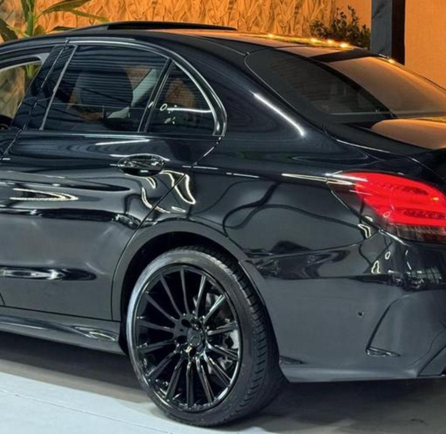 Mercedes C180 AMG Line 1.6 | c klasse | APK nieuw | 133000km, Auto's, Achterwielaandrijving, Zwart, Handgeschakeld, Particulier