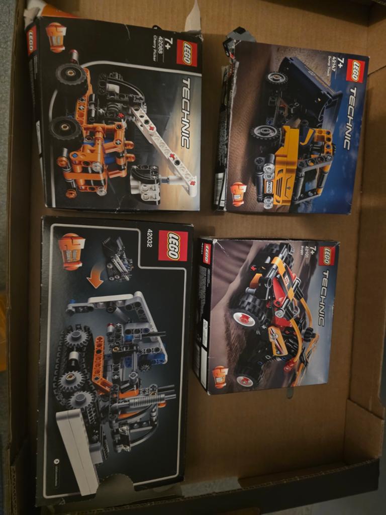 LEGO Technic Sets: Cherry Picker, Dumper Truck, Tracked Load, Ophalen of Verzenden
