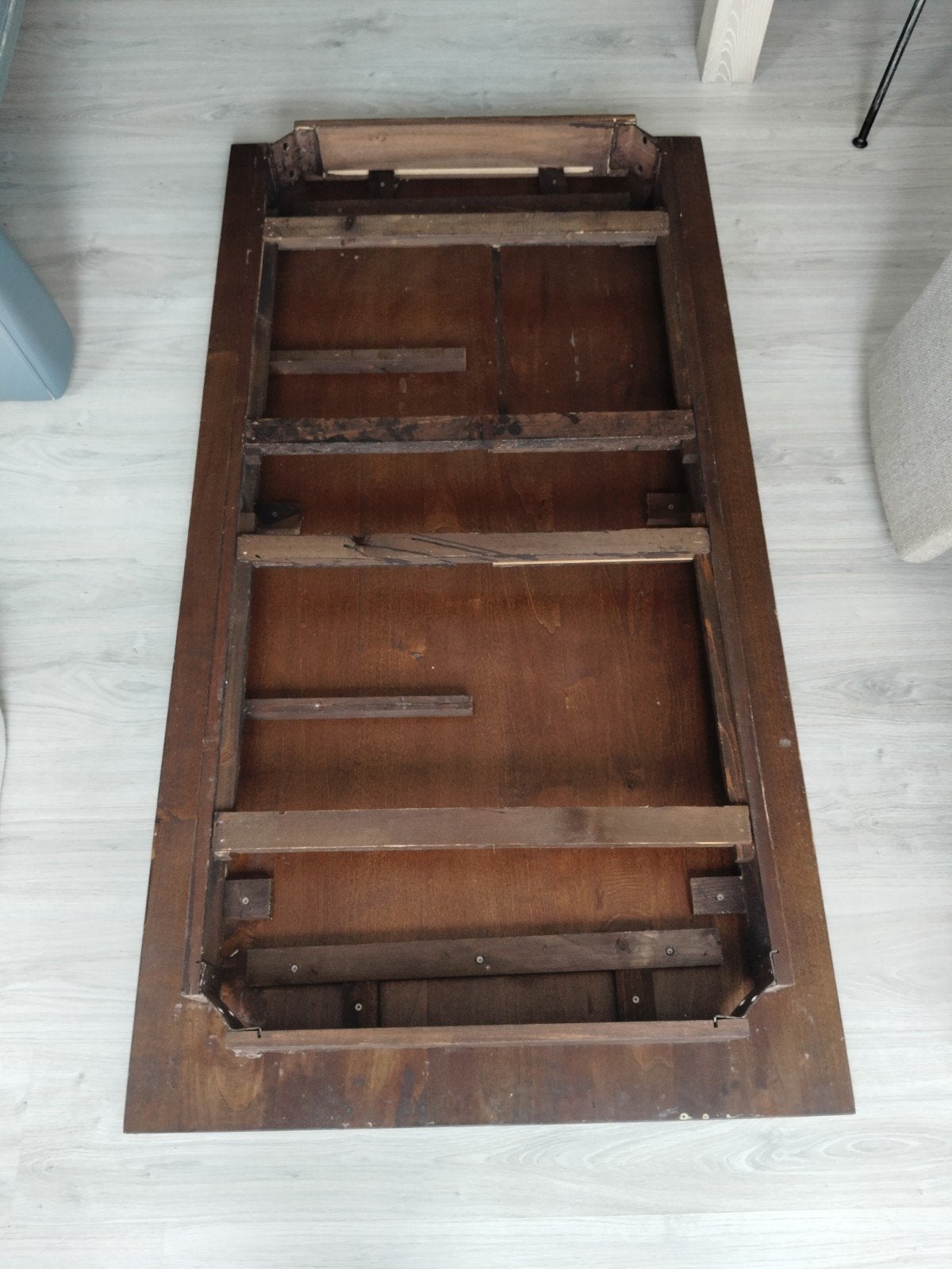 Houten salontafel met lades en afneembare poten, Antiek en Kunst, Ophalen