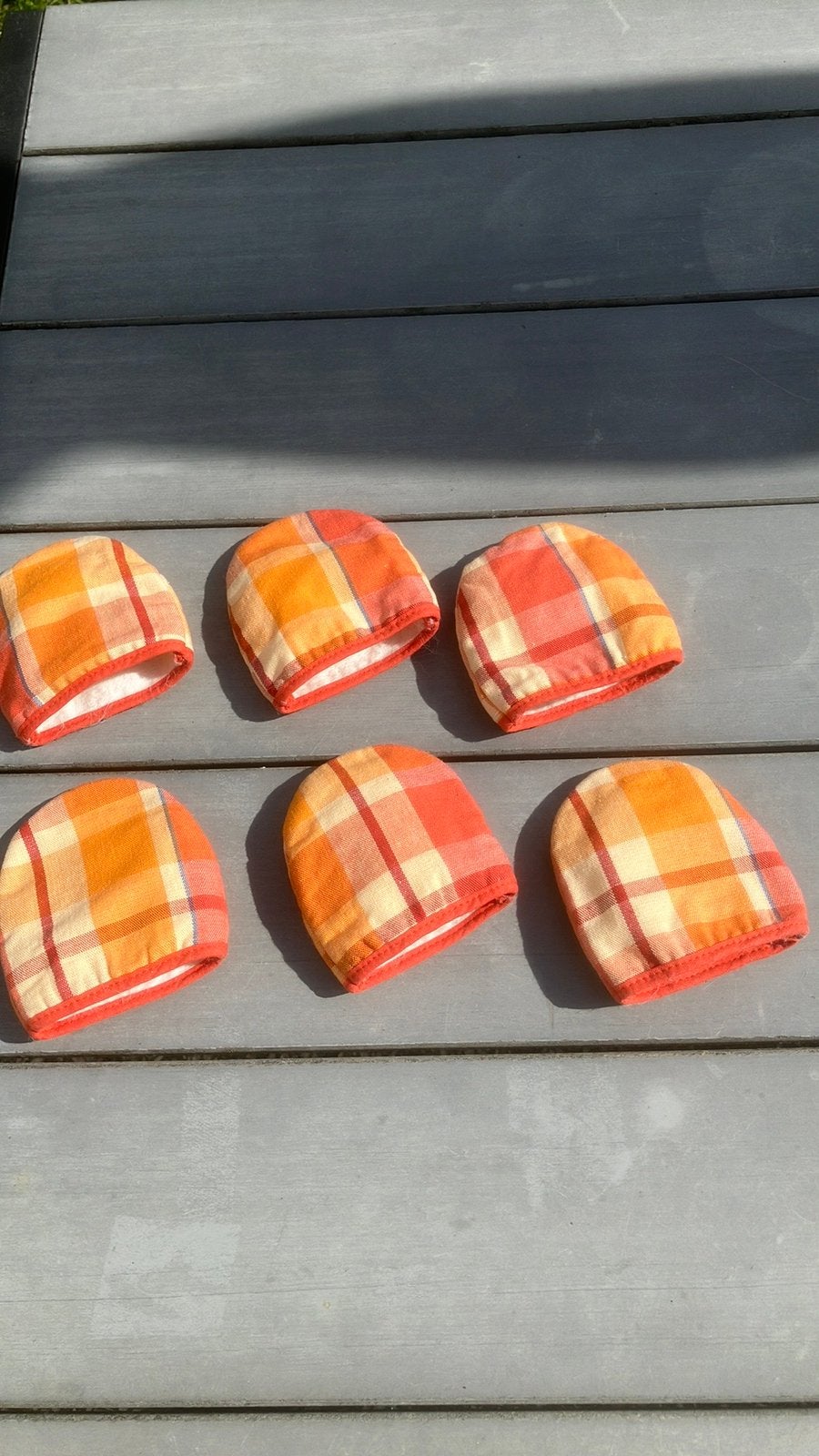 6 eierwarmers, jaren ‘70, gevoerd., Ophalen of Verzenden, Zo goed als nieuw