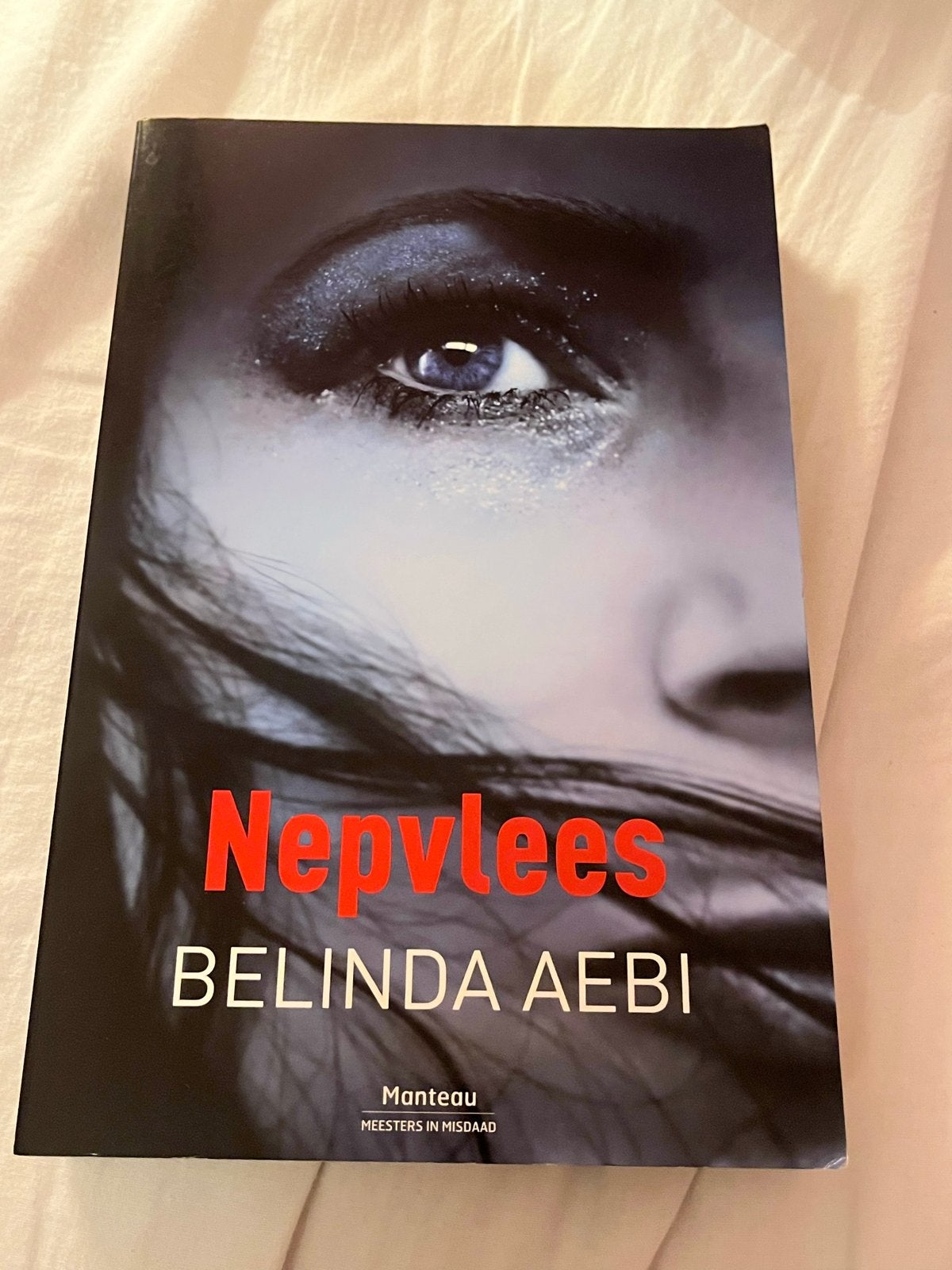 Nepvlees - Belinda Aebi (Thriller), Ophalen of Verzenden, Zo goed als nieuw, Europa overig