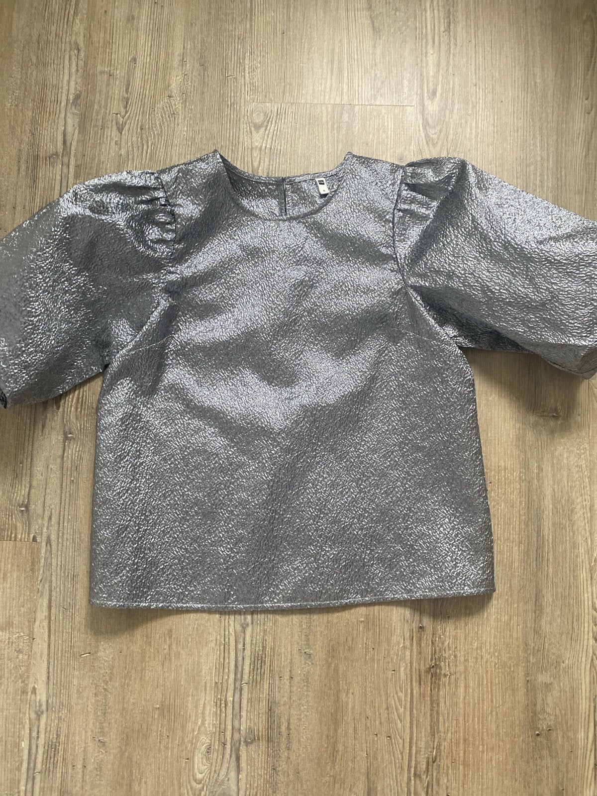 Hema Zilveren Blouse Maat S - Zo goed als nieuw, Ophalen of Verzenden, Zo goed als nieuw, Korte mouw, Maat 36 (S)