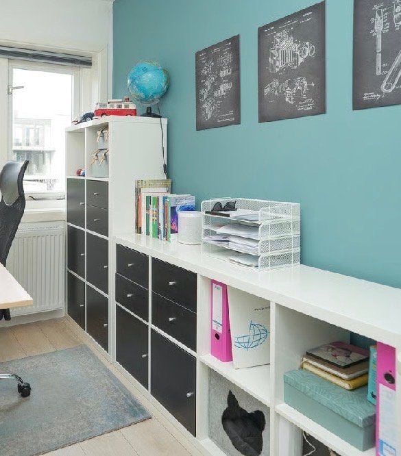 2 Ikea Kallax vakkenkasten wit (met zw deurthes), Ophalen, Gebruikt