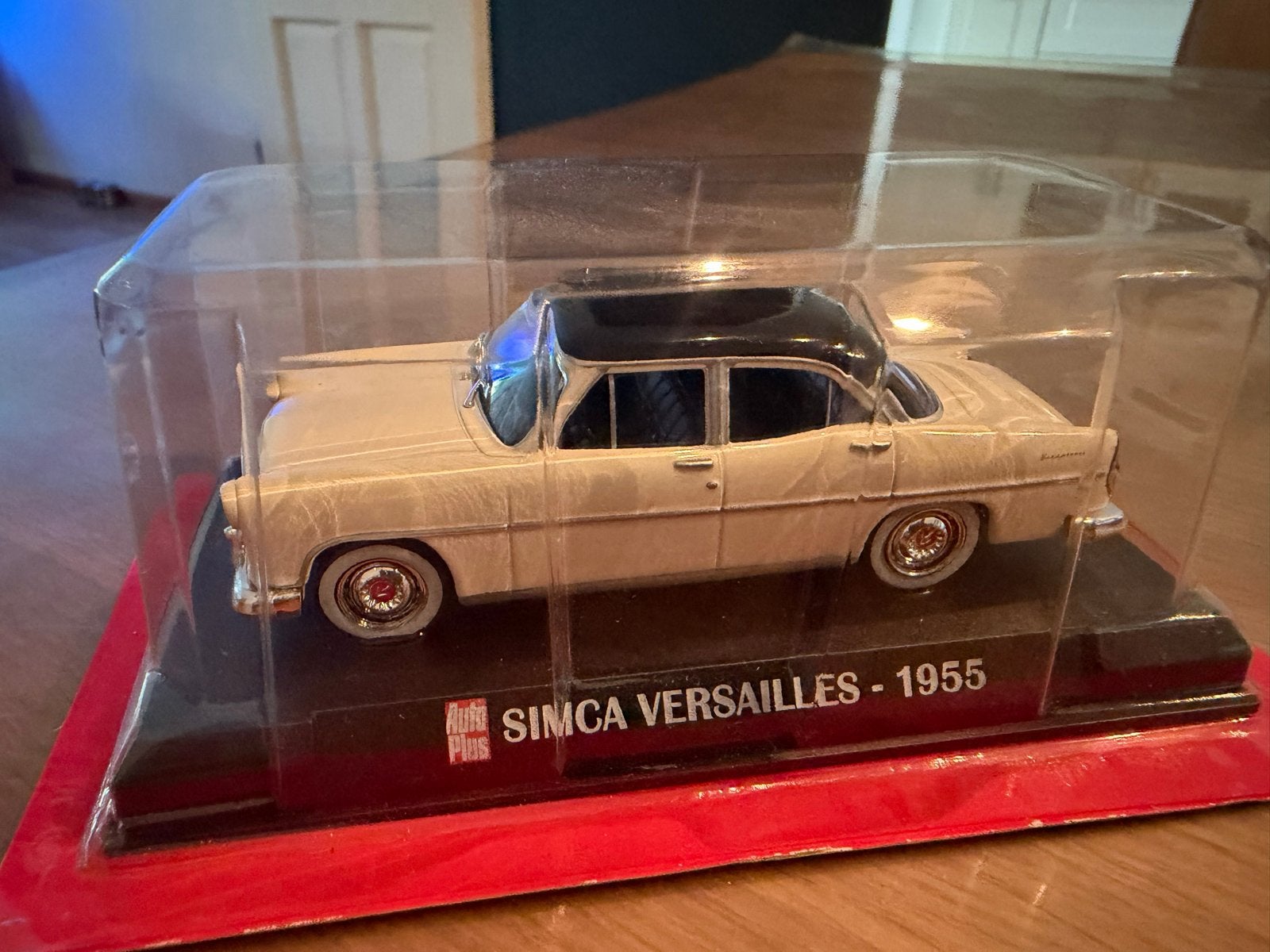 Simca Versailles 1955 modelauto - Auto Plus La Collection, Ophalen of Verzenden, Zo goed als nieuw, Auto, Overige merken