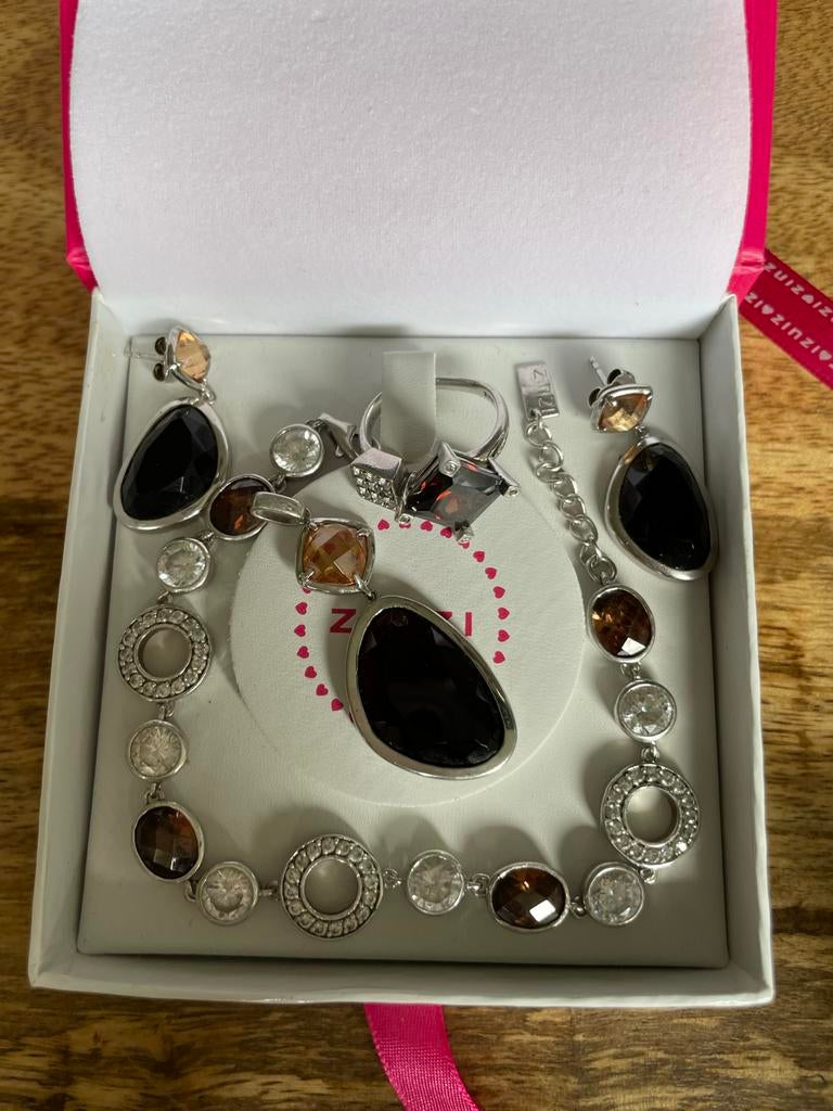 Zinzi Sieraden Set: Hanger, Oorbellen, Ring & Armband, Ophalen of Verzenden, Zo goed als nieuw, Zilver, Met edelsteen