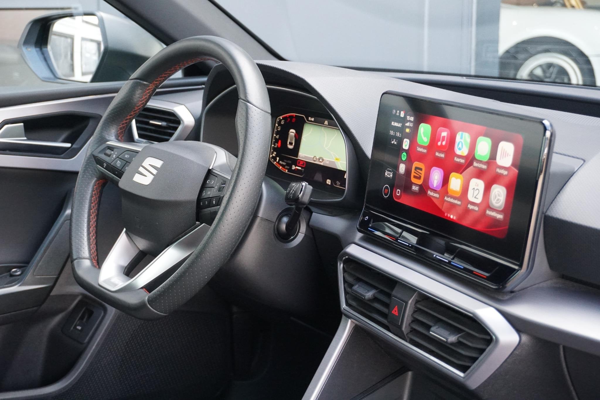 SEAT Leon Sportstourer 1.5 eTSI FR Business Intense * DEALER, Auto's, Stof, 4 cilinders, Leon, Zwart