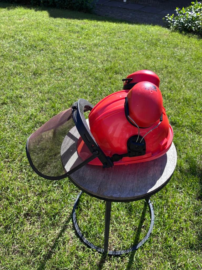 Veiligheidshelm met gehoorbescherming en vizier, Ophalen, Met vizier, Gebruikt