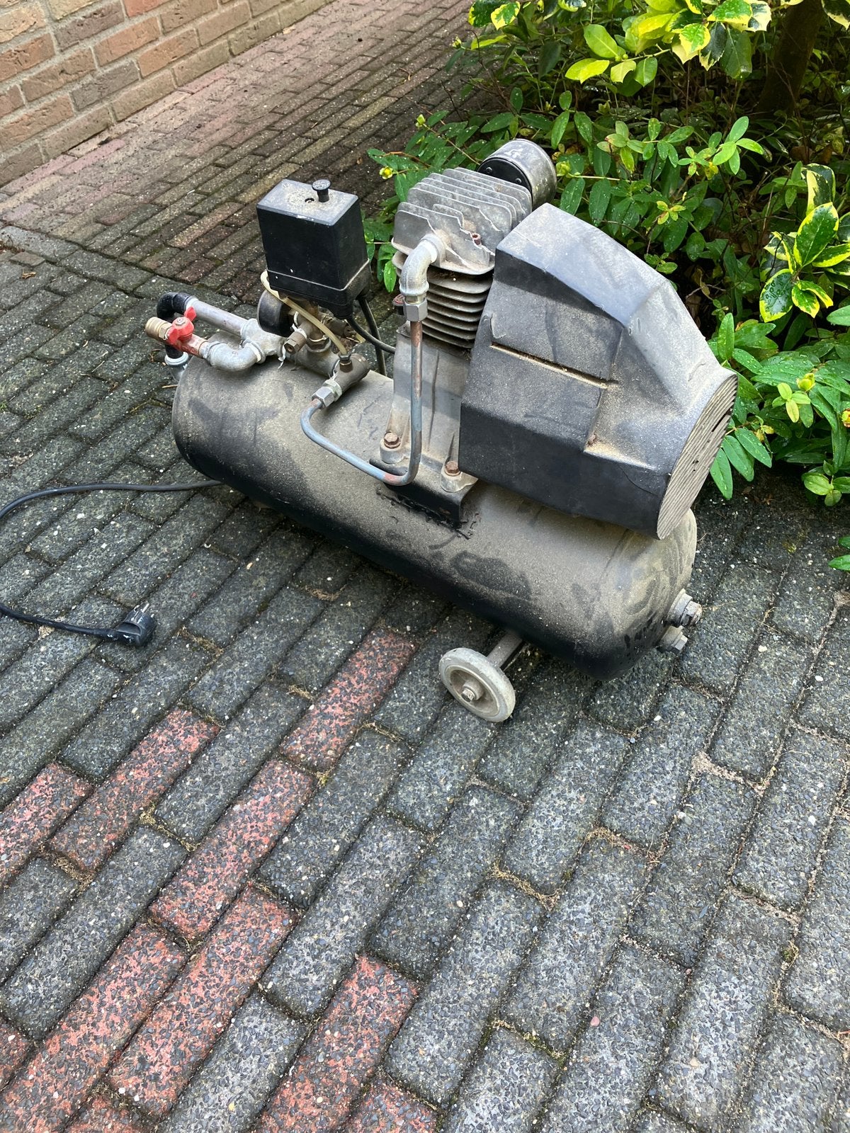 Compressor, Ophalen, Gebruikt, 6 tot 10 bar, Minder dan 200 liter/min