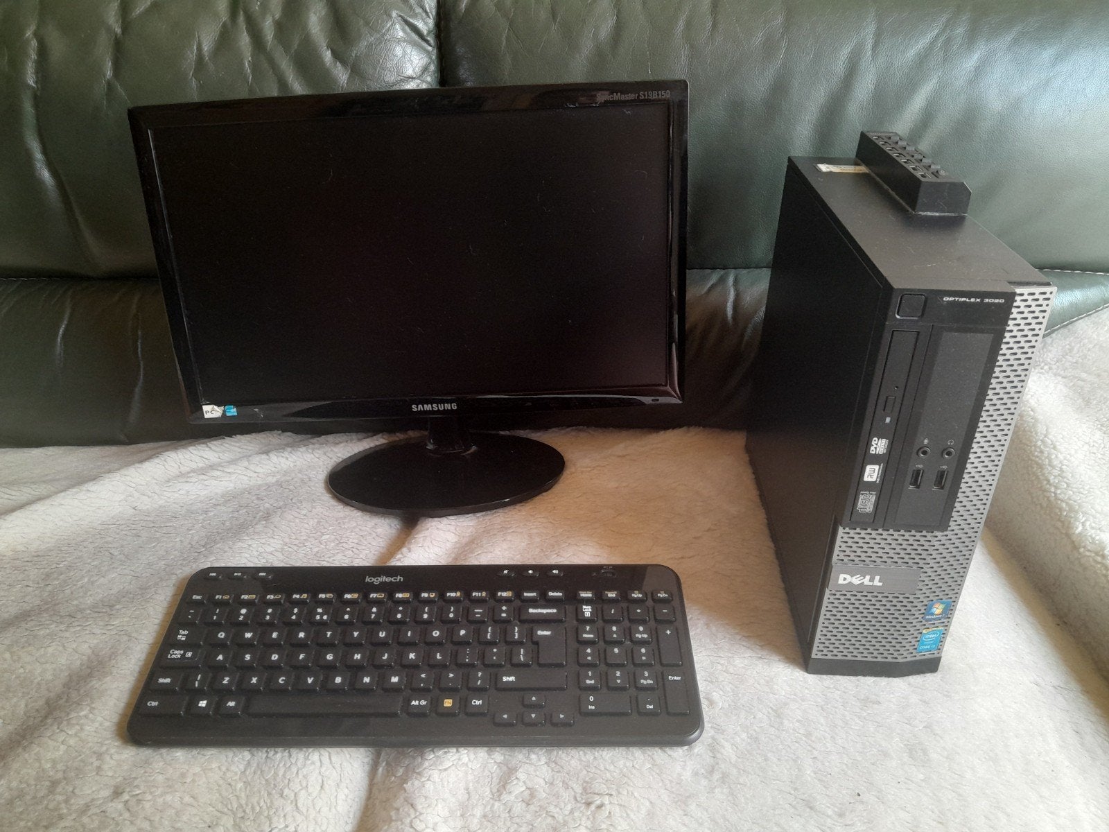 Dell Optiplex 3010 Desktop PC Compleet, Computers en Software, Desktop Pc's, Gebruikt, 2 tot 3 Ghz, HDD, 4 GB, Met monitor, Virtual Reality