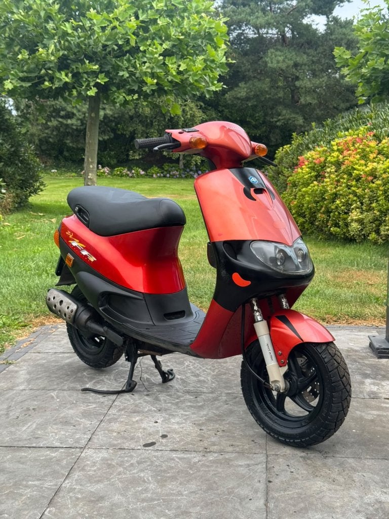 ⭐️Piaggio zip fastrider 2t brom rood start en rijd ⭐️, Fietsen en Brommers, Scooters | Piaggio