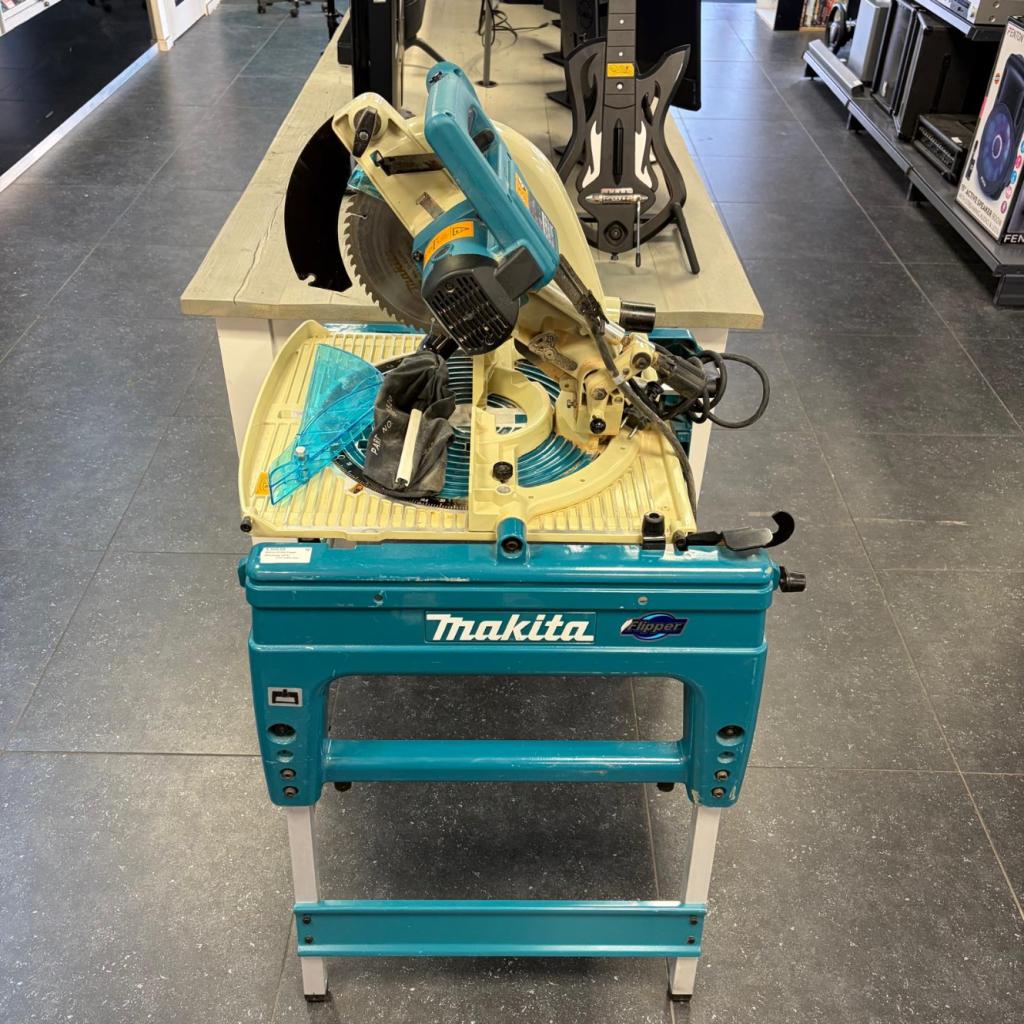 Makita LF1000 Flipper Afkortzaag (2019), Makita, Zo goed als nieuw, Support@makita.com, Makita Corporation, 3-11-8, Sumiyoshi-cho, 
Anjo, Aichi 446-8502
Japan
