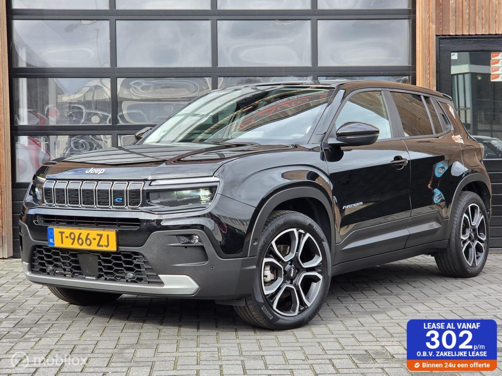 JEEP AVENGER SUMMIT 54kWh ACC CAMERA KEYLESS CARPLAY STOELVE, 394 km, Gebruikt, Zwart, 156 pk