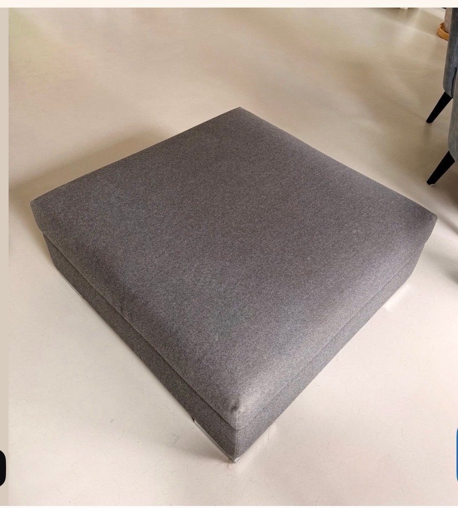 Grote grijze poef - 1x1 meter - gratis af te halen, Huis en Inrichting, Ophalen, Gebruikt, Vierkant, 75 tot 100 cm