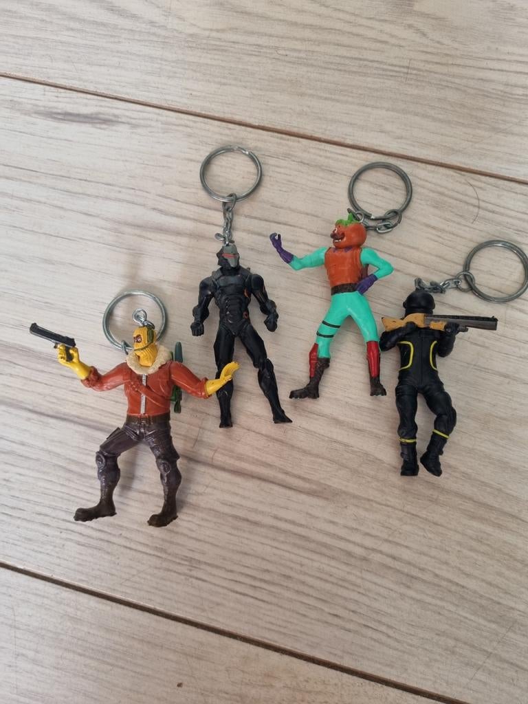 Sleutelhangers fortnite, Ophalen