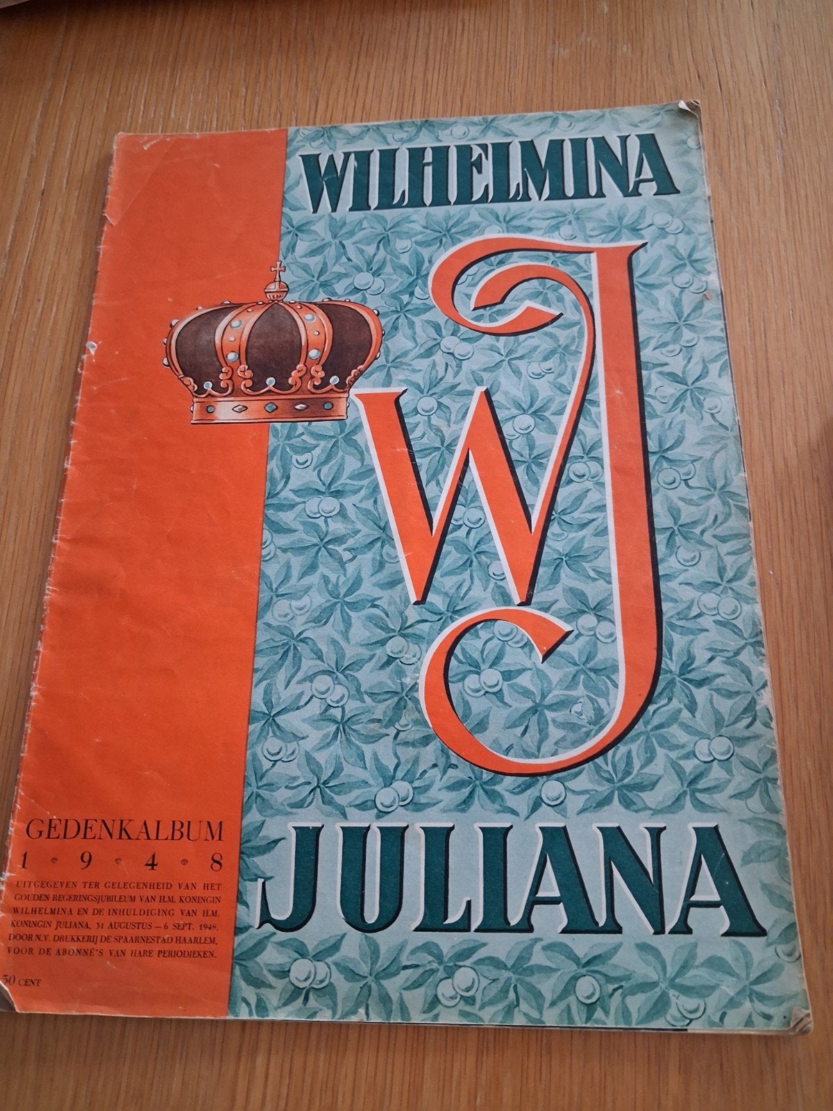 Gedenkalbum Wilhelmina Juliana 1948 - Gouden Jubileum, Ophalen of Verzenden, 20e eeuw of later, Gelezen, N.V. Drukkerij De Spaarnestad Haarlem