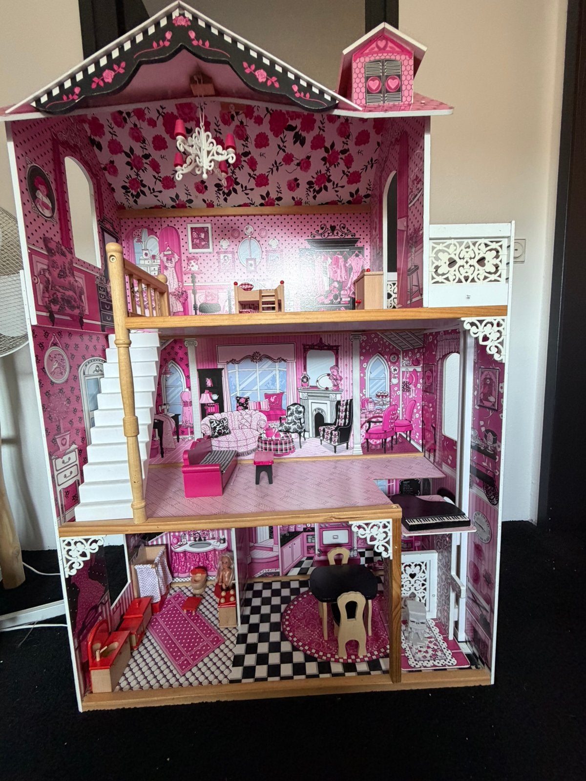 Leuk groot barbie huis/poppehuis.. Laag prijsje, Ophalen, Zo goed als nieuw, Poppenhuis