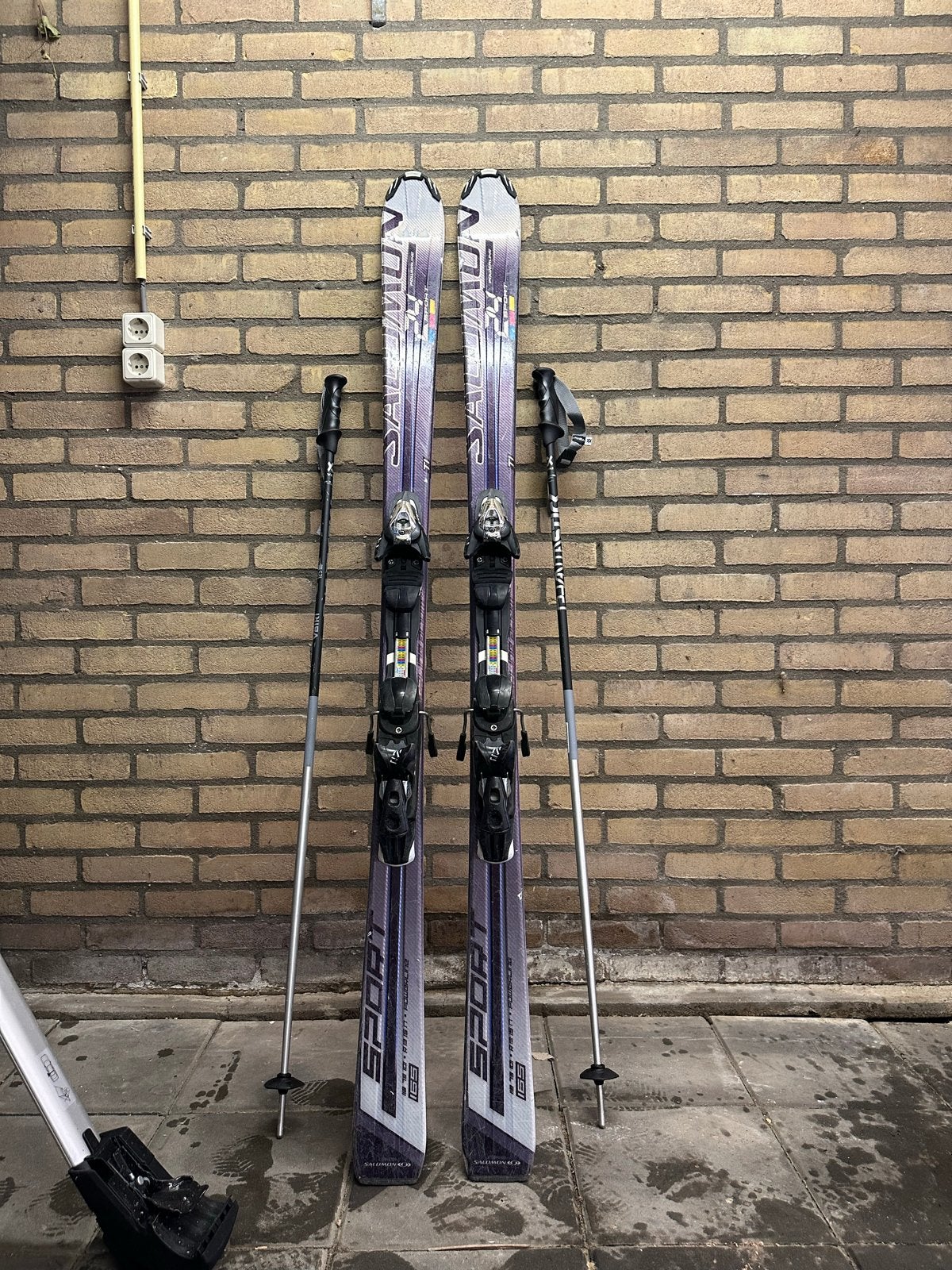 Complete ski set: Salomon ski's, Atomic schoenen, Völkl stok, Ophalen, 160 tot 180 cm, Gebruikt, Salomon