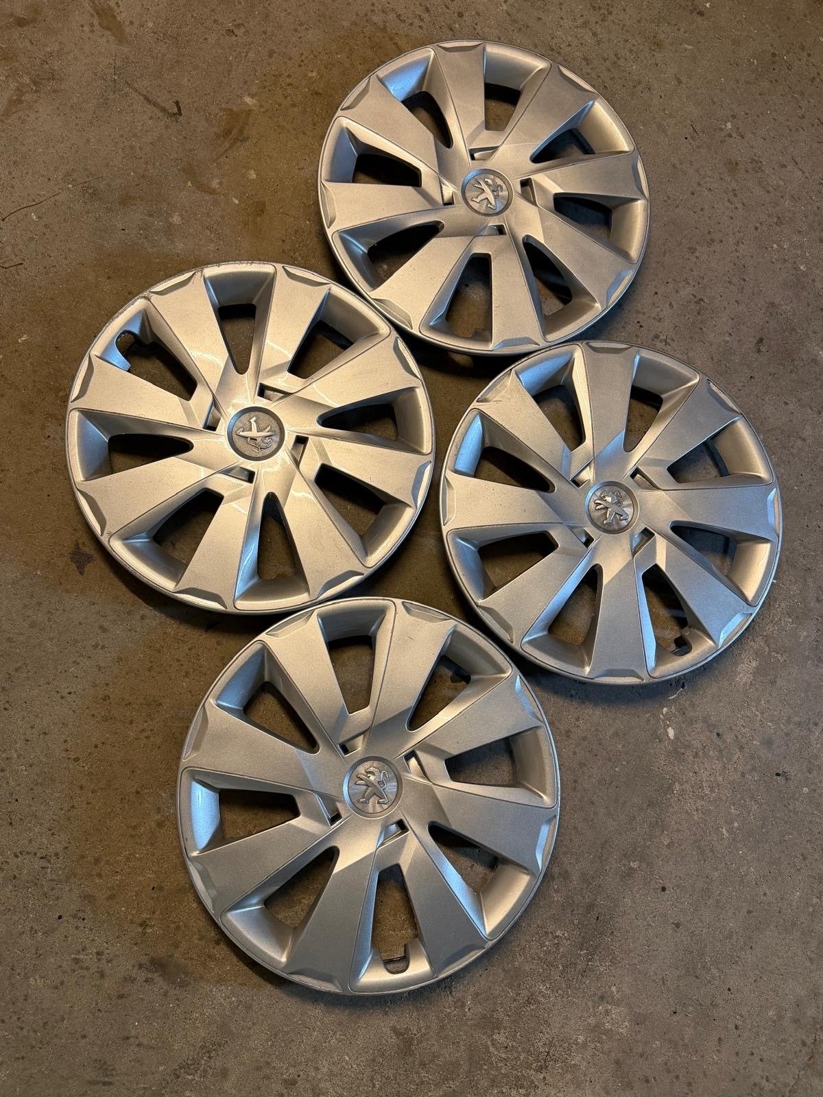 Set van 4 Peugeot wieldoppen, Auto diversen, Wieldoppen, Ophalen, Gebruikt