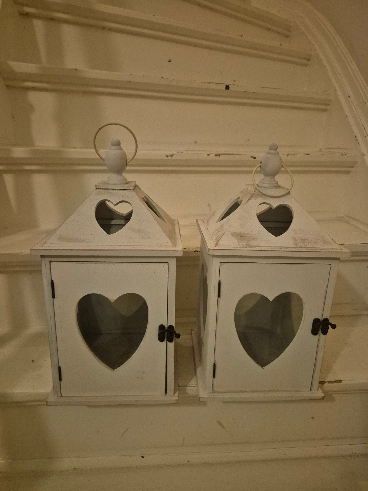 Decoratieve witte houten lantaarn met hartuitsparing, Ophalen, Hout, Gebruikt, Landelijk