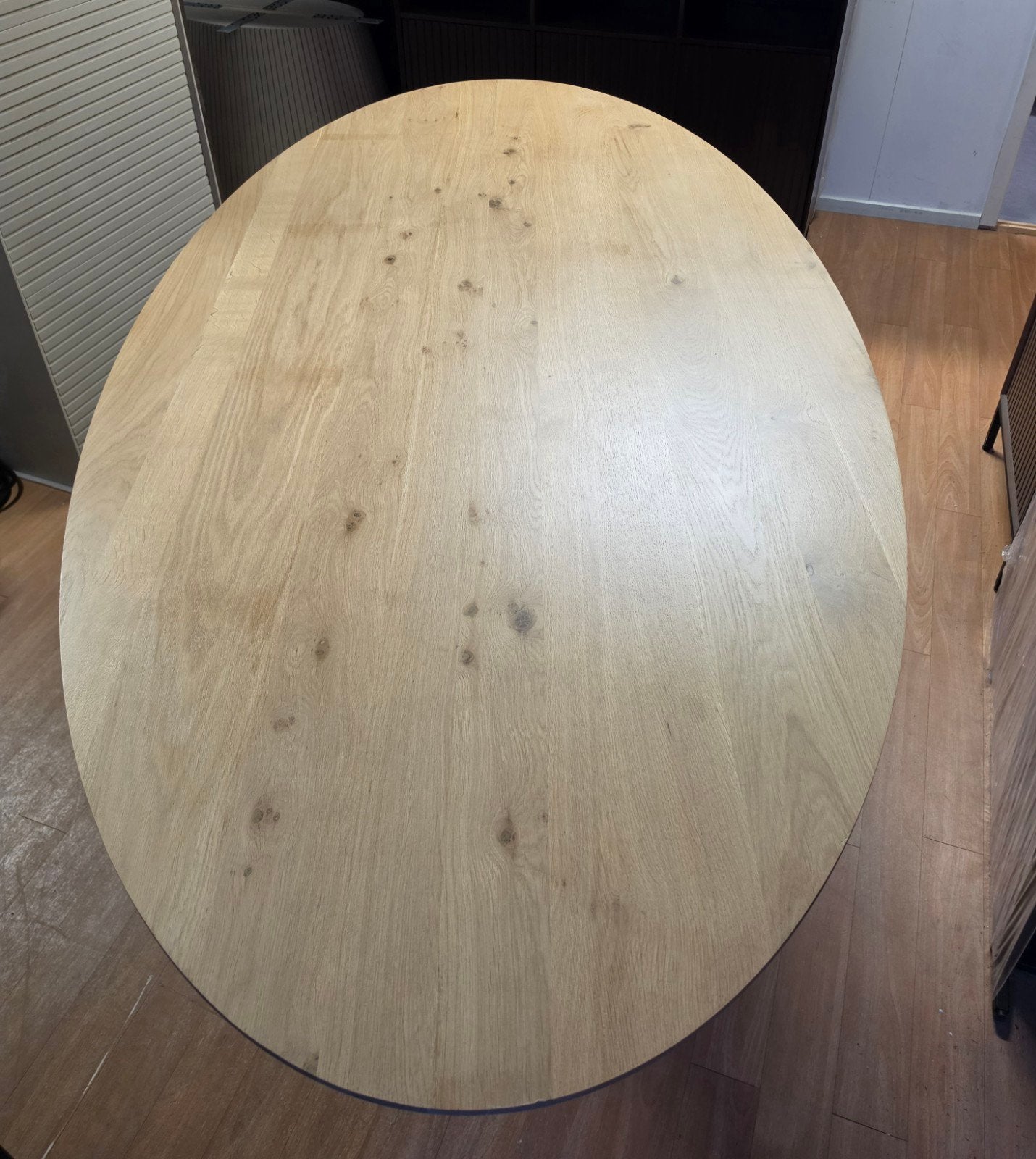 Eiken eettafel Riga 240 cm met massief blad en kolompoot, Info@meubeloutletmeppel.nl, 100 tot 150 cm, Eikenhout, 200 cm of meer