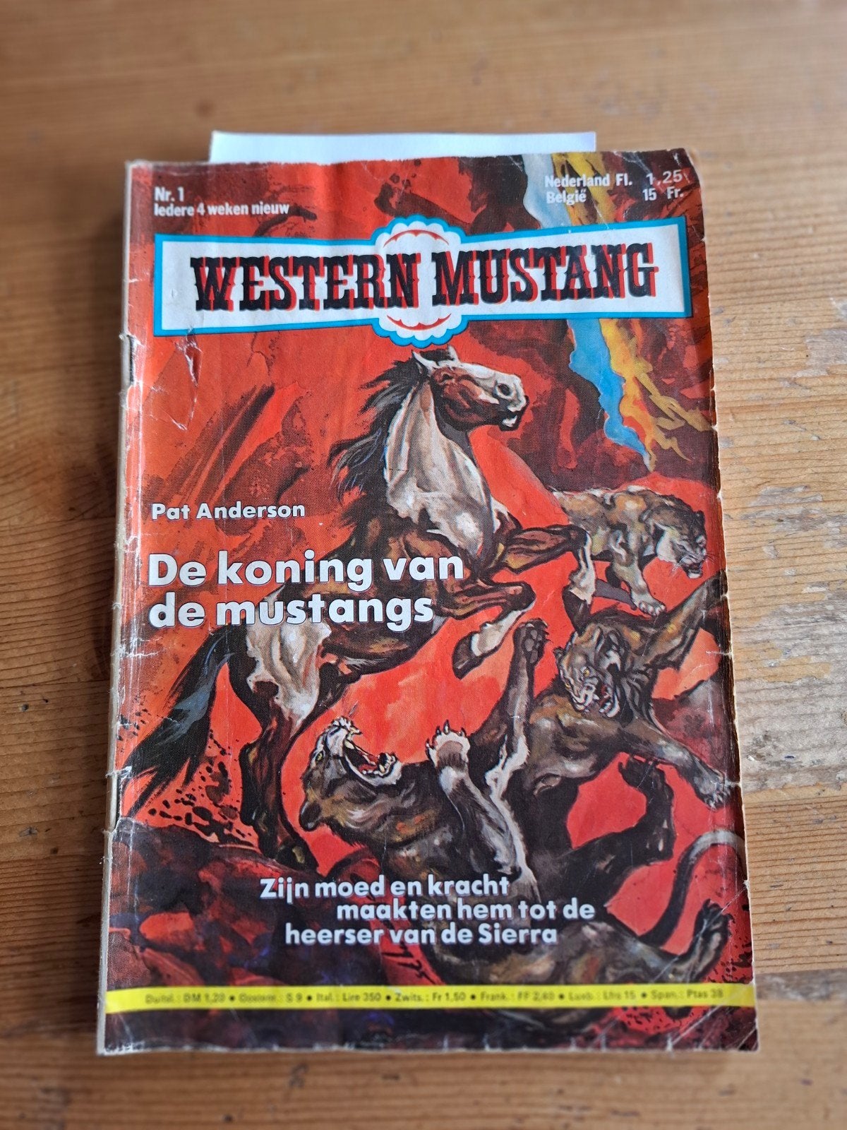 50 Western Mustang stripboeken - 2 boekjes licht beschadigd, Ophalen of Verzenden, Gelezen