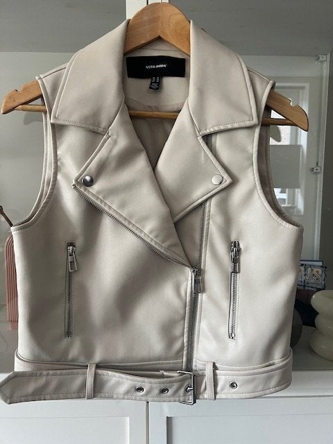 Beige bodywarmer/gilet van Vero Moda, maat xs, Kleding | Dames, Bodywarmers, Zo goed als nieuw, Maat 34 (XS) of kleiner, Beige