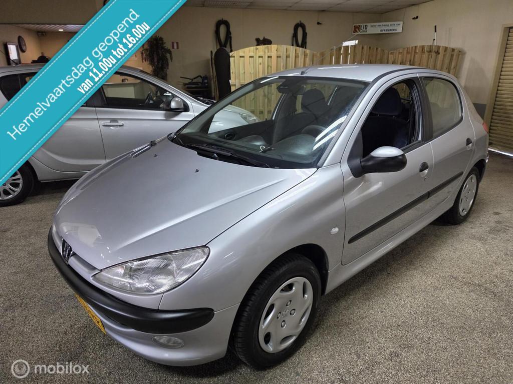 Peugeot 206 1.4 Gentry 1e eigenaar! Nw distributie!, Auto's, Elektrische ramen, Bedrijf, 75 pk, 1100 kg
