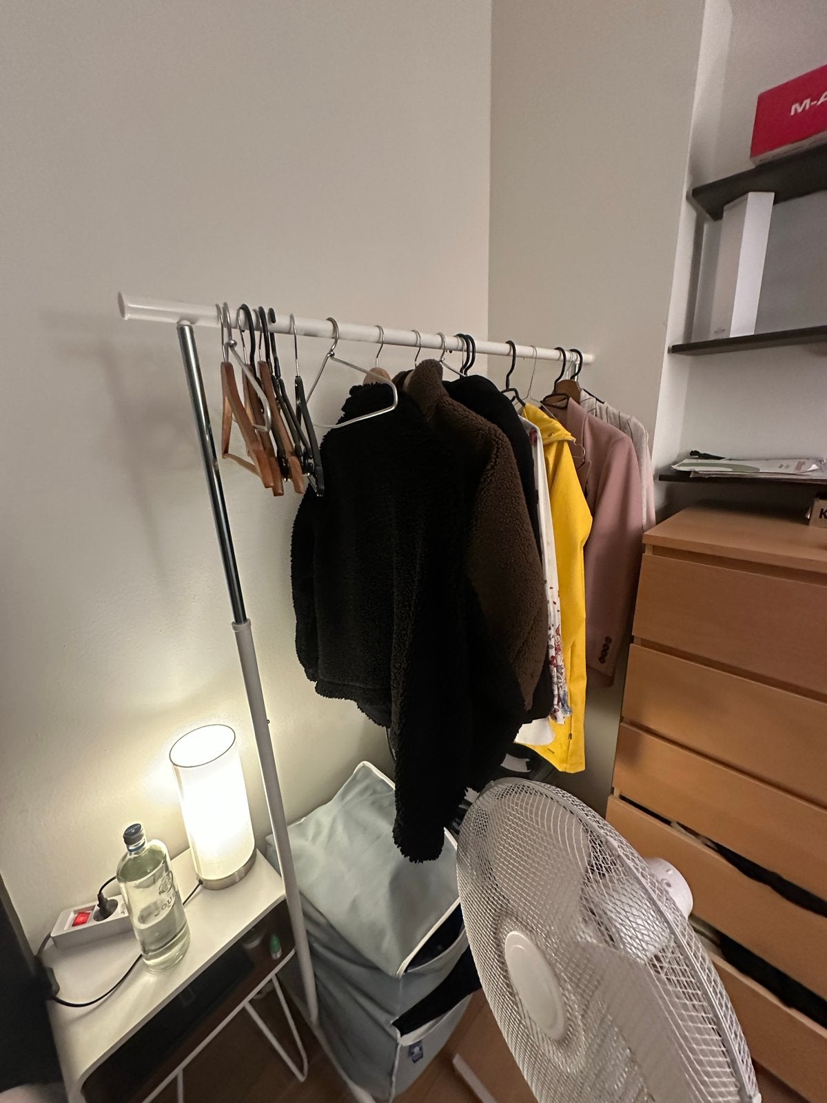 Ikea kledingrek/kapstok - zo goed als nieuw, Ophalen, Zo goed als nieuw, Metaal, Staande kapstok