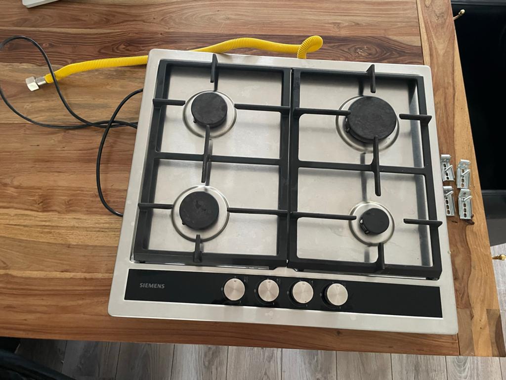 Siemens gasstel met gasslang - Zo goed als nieuw, Witgoed en Apparatuur, Fornuizen, Minder dan 85 cm, Zo goed als nieuw, Inbouw