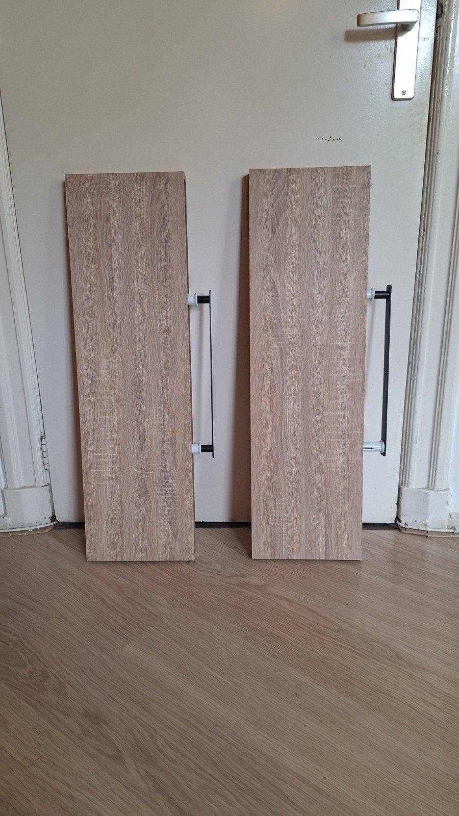 2 IKEA wandplanken licht hout, Ophalen, Gebruikt