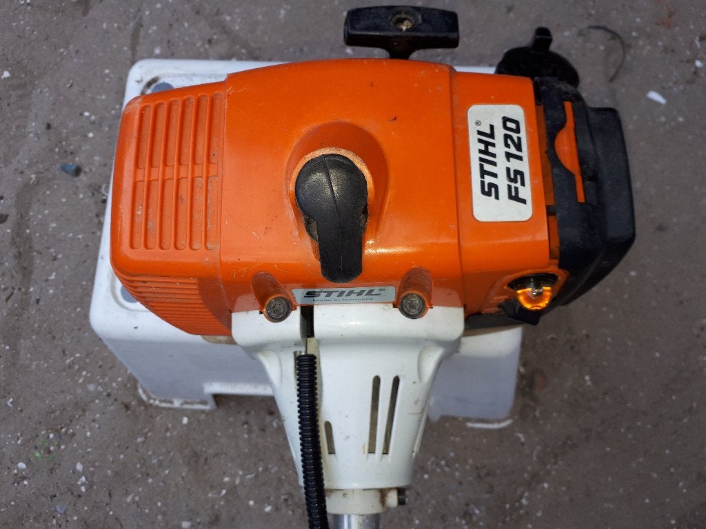Stihl bosmaaier FS 120,HEEL weinig gebruikt, Tuin en Terras, Bosmaaiers, Ophalen, Zo goed als nieuw, Benzine