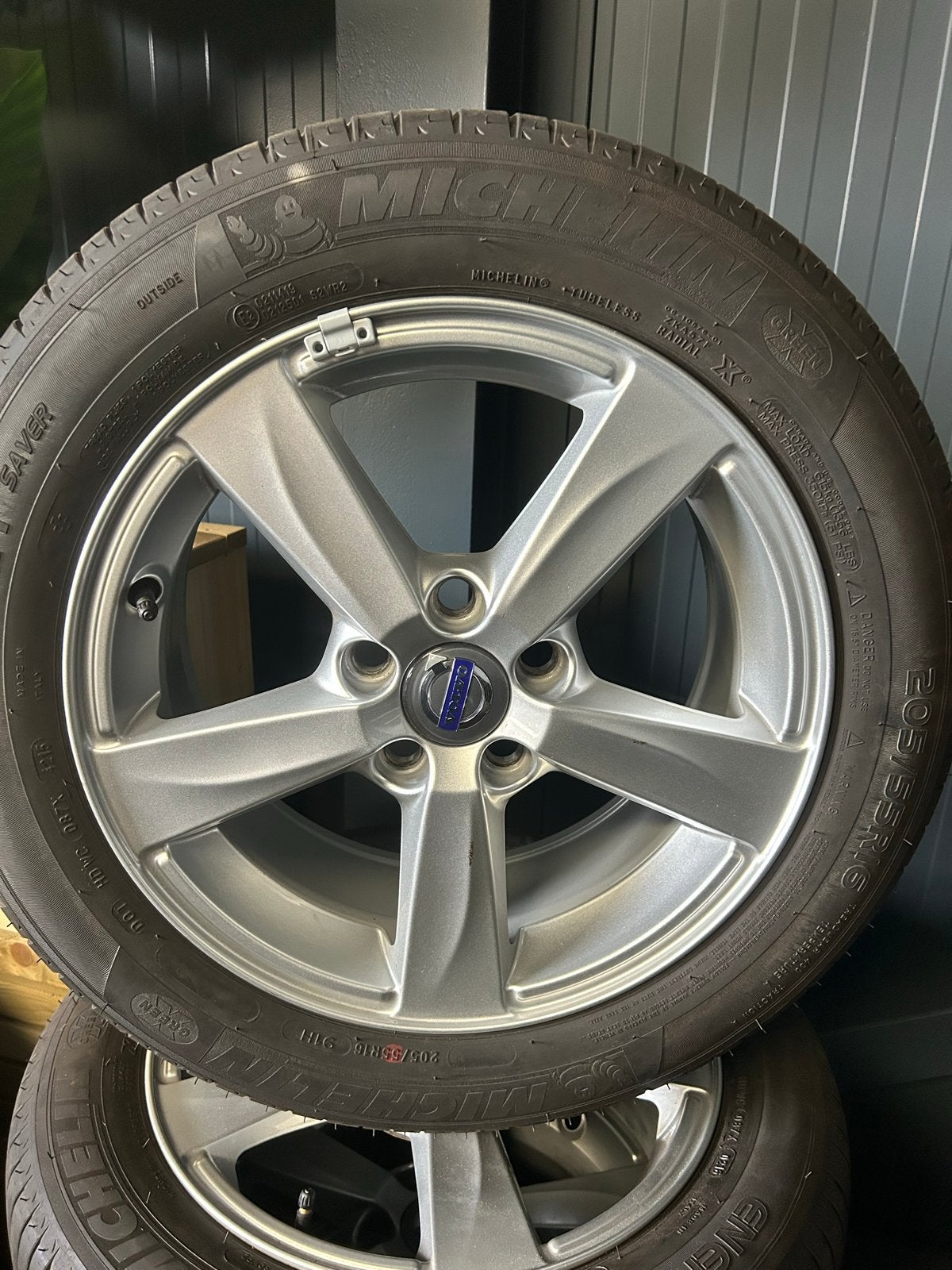 Volvo Velgen met Michelin Energy Saver Zomerbanden 205/55R16, Auto-onderdelen, Ophalen, Gebruikt, 16 inch, Banden en Velgen