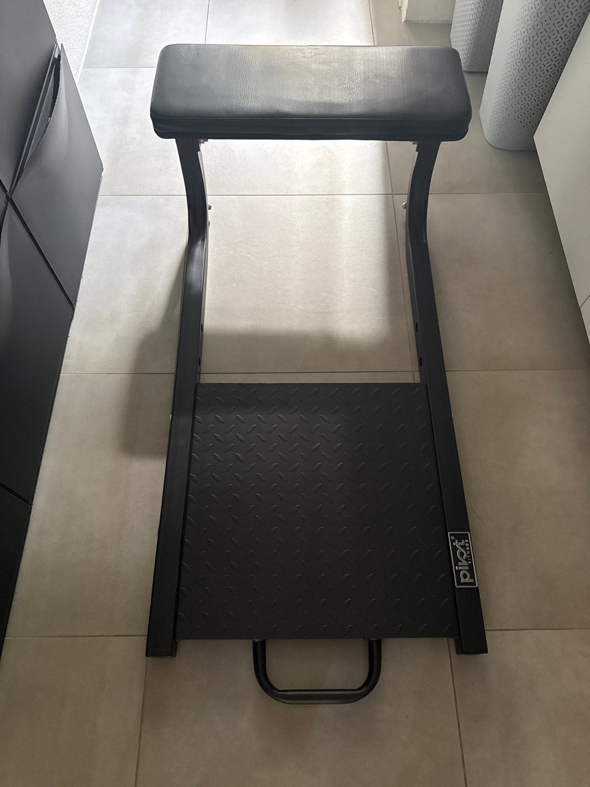 Hipthrustbank voor krachttraining - Zo goed als nieuw, Sport en Fitness, Ophalen, Zo goed als nieuw, Benen, Fitnessbank