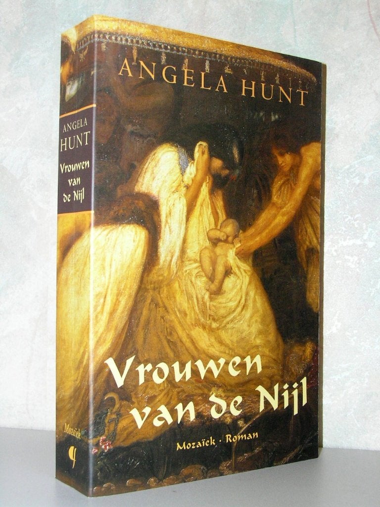 Angela Hunt - Vrouwen van de Nijl (Bijbelse roman), Boeken, Ophalen of Verzenden, Zo goed als nieuw