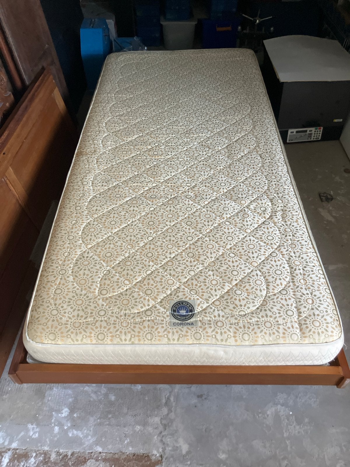 Bed met matras, Huis en Inrichting, Ophalen, Gebruikt, 90 cm, Eenpersoons
