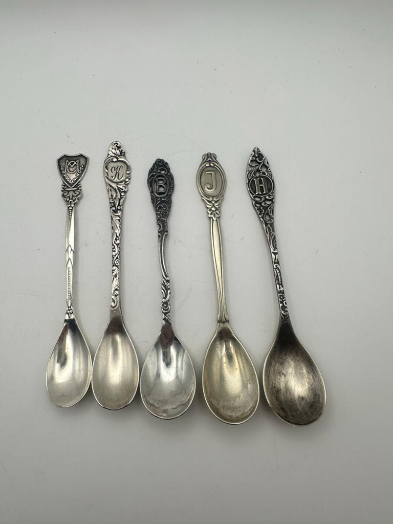 Verzilverde letter lepeltjes - Set van 5, Antiek en Kunst, Antiek | Bestek, Ophalen of Verzenden