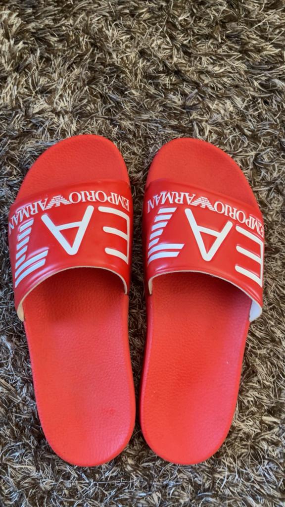Armani slippers nieuw maat 40, Kleding | Dames, Schoenen, Ophalen of Verzenden, Zo goed als nieuw