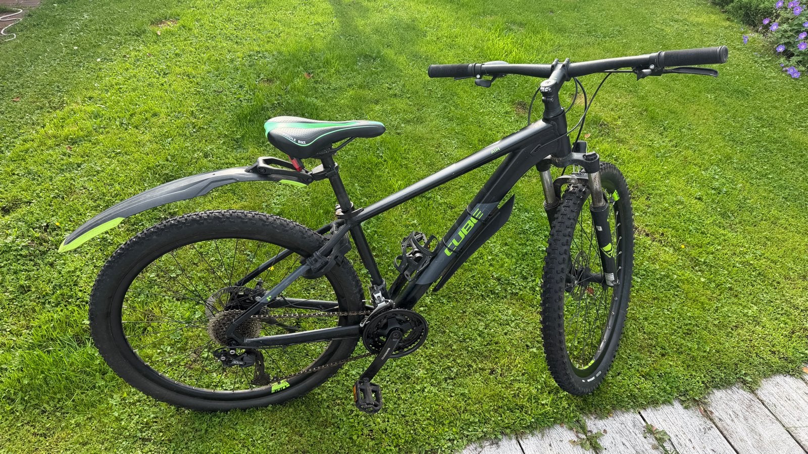 Foto 2 van Cube Aim Mountainbike 27,5 inch Voor Kids tussen 10 en 13
