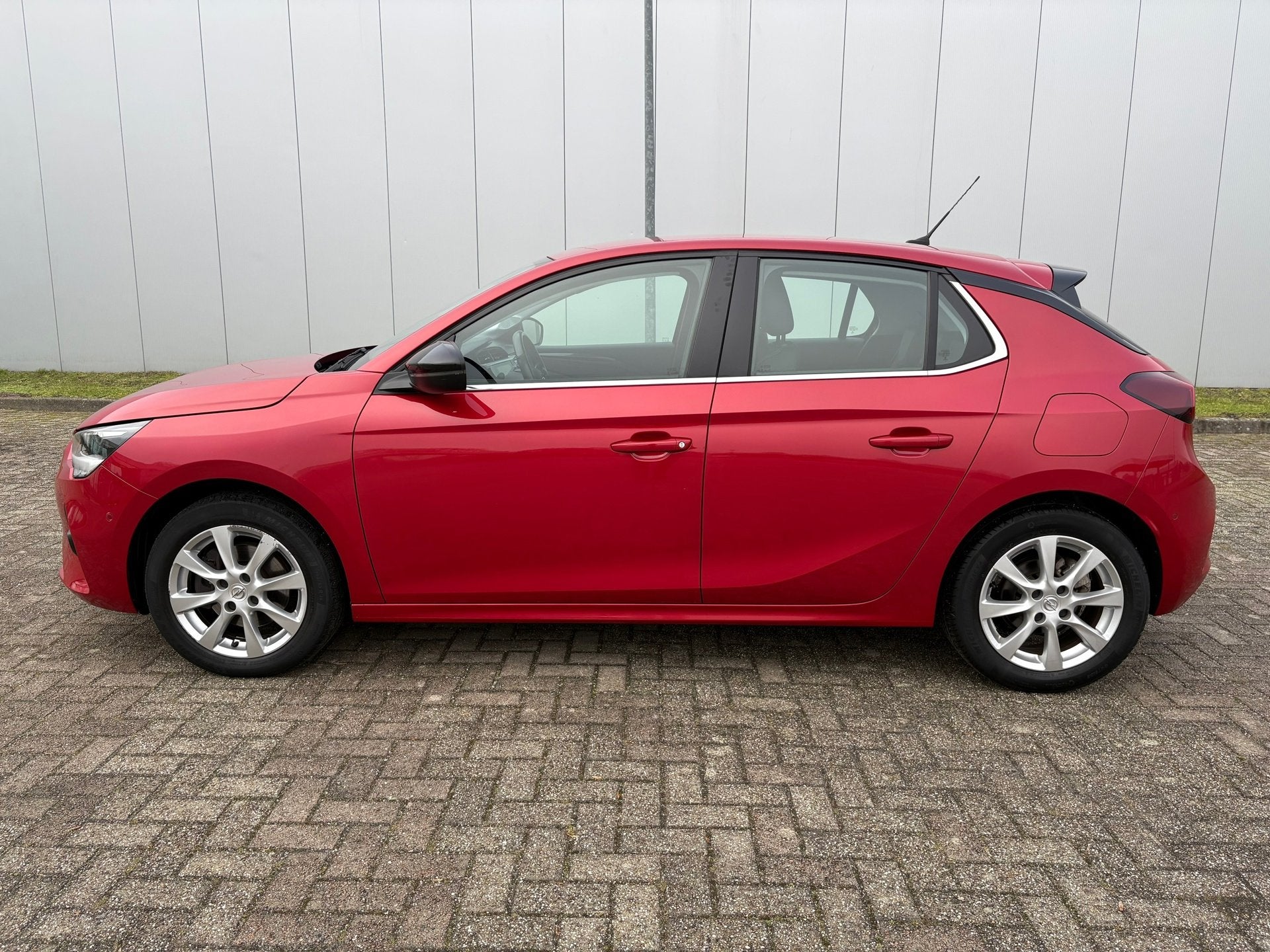 Opel Corsa 1.2 Elegance, Parkeersensoren , Trekhaak afneemba, Auto's, Opel, Voorwielaandrijving, 101 pk, Gebruikt, Euro 6