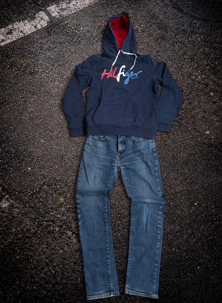Tommy Hilfiger Jeans + FREE Tommy Hoodie W31 Complete Set, Ophalen of Verzenden, Gedragen, Blauw, W32 (confectie 46) of kleiner