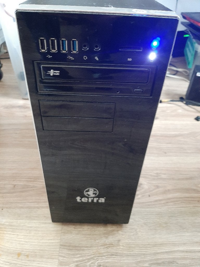 Amd Ryzen met gigabyte  AX370M-DS3H desktop 8 gb Win11, Computers en Software, Ophalen, IMac, Zo goed als nieuw, 128 GB