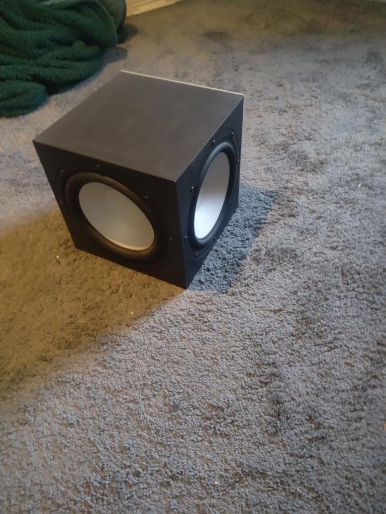 Subwoofer Final. Model sub 10 A High end, Subwoofer, Zo goed als nieuw, 120 watt of meer, Ophalen
